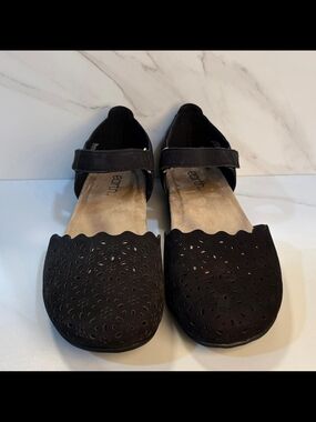 Earth Black Laser-Cut Scalloped Strap Flats